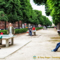 Enjoying table tennis in the Jardin du Luxembourg
